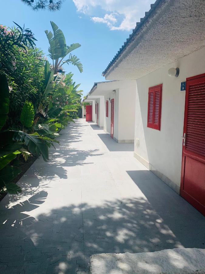 Stanze Al Mare Di Lucia Fontane Bianche Exterior photo