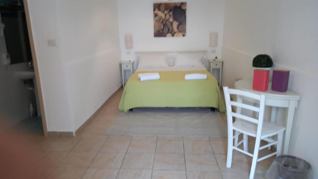 Stanze Al Mare Di Lucia Fontane Bianche Exterior photo